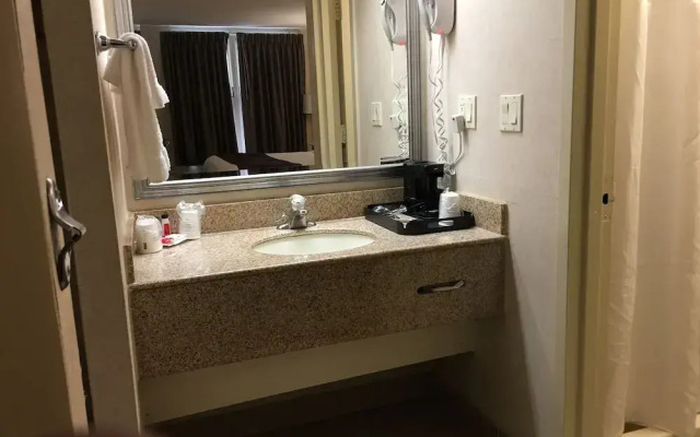 Ramada Rockville Centre