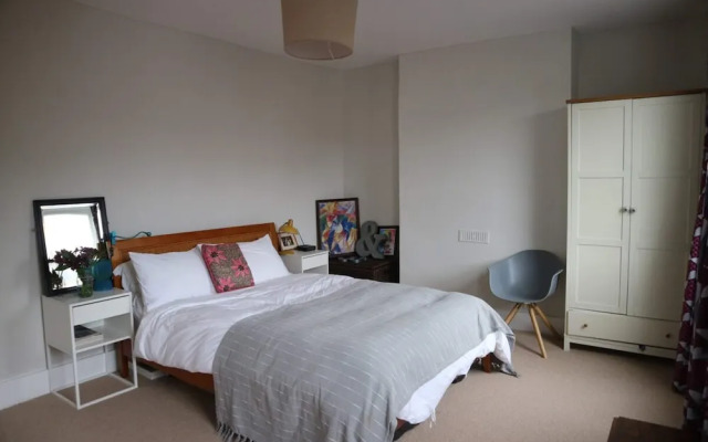 Dreamy 3BD House W/large Patio - Stoke Newington!