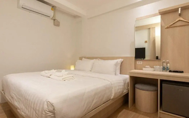 Zhennan Teabar Hotel