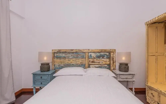 Cozy 3 bedroom apartment in front of the subway