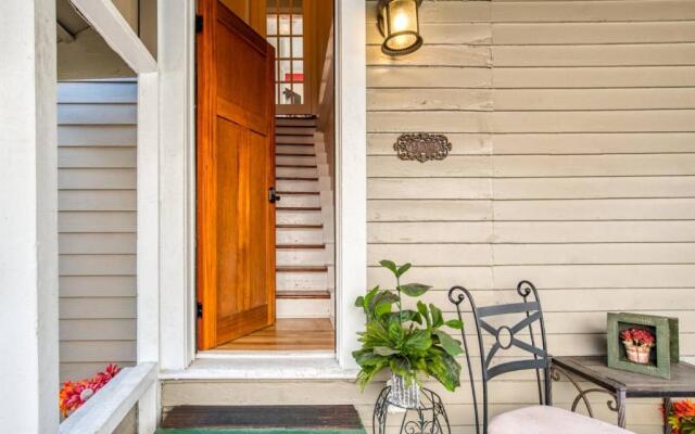 Orange Street Apartment