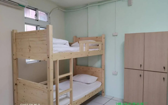 Simple life hostel