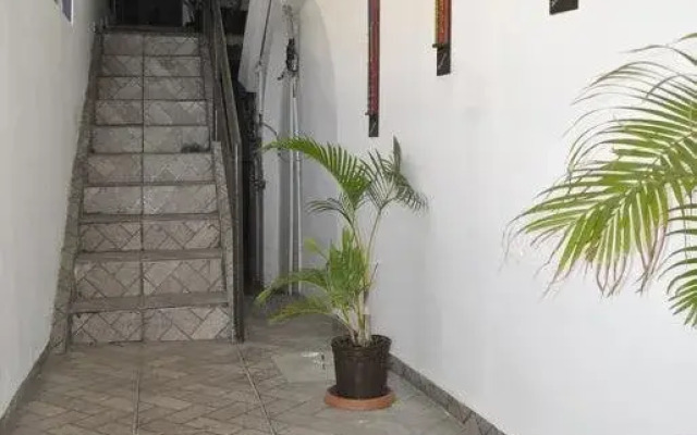 Urban Life Hostal