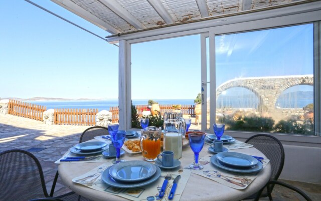 Amati Villa Cavo Dellos