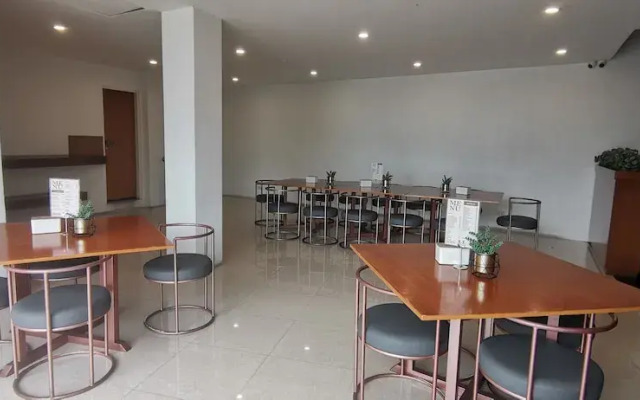 Dancenter Boss Hotel Near Clark International Airport