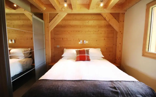 Chalet Timbers - Light and modern - sleeps 6 - Les Gets