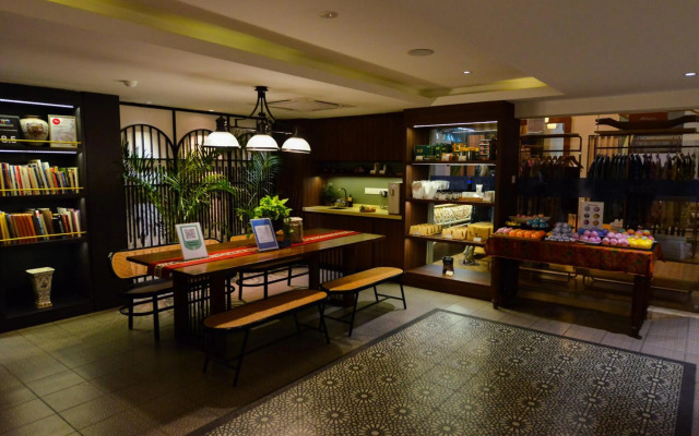 The Settlement Hotel