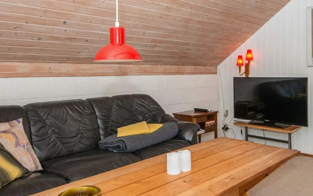 Cozy Holiday Home With Roofed Terrace in Glesborg