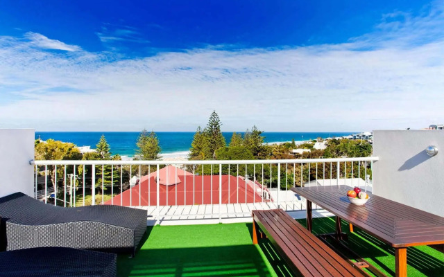 12 Cascades Top Floor Apartment In Prime Position