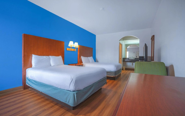 Island Inn by OYO Galveston Beach, TX