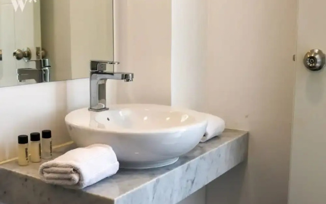 w Outstanding 2BR Duplex With AC in San Isidro