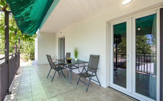 Beautiful Apartment in Vlasici With 1 Bedrooms and Wifi