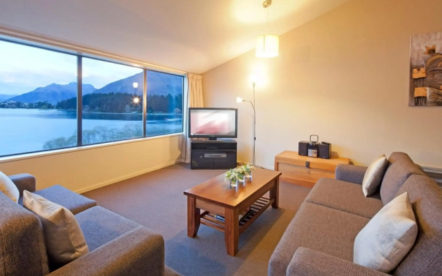 Spinnaker Bay Apartments