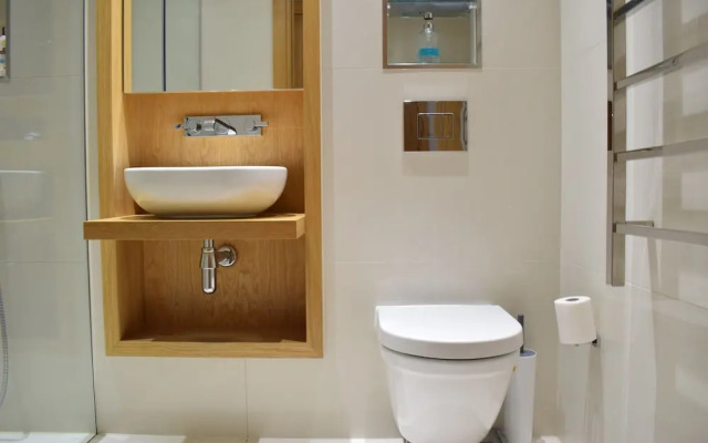 3 Bedroom Flat in Westminster