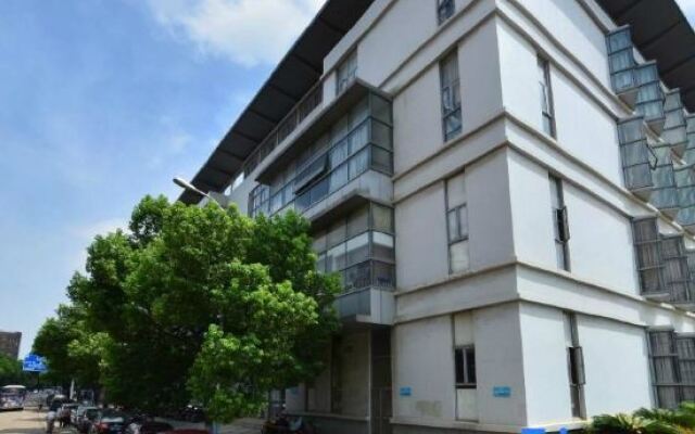 Xiong Zhen Hotel