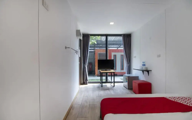OYO 673 Nice Sleep Box Hotel
