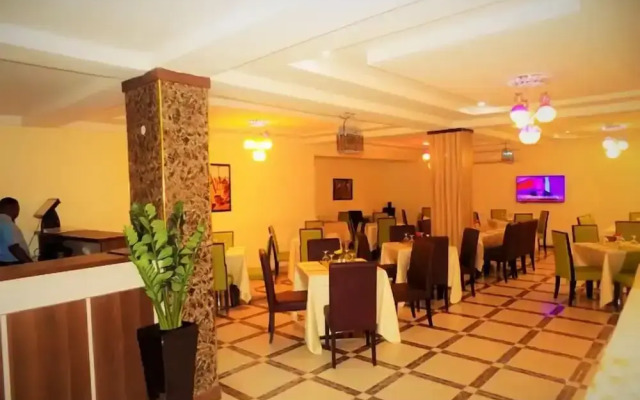 AJ'S Hotel & Suites