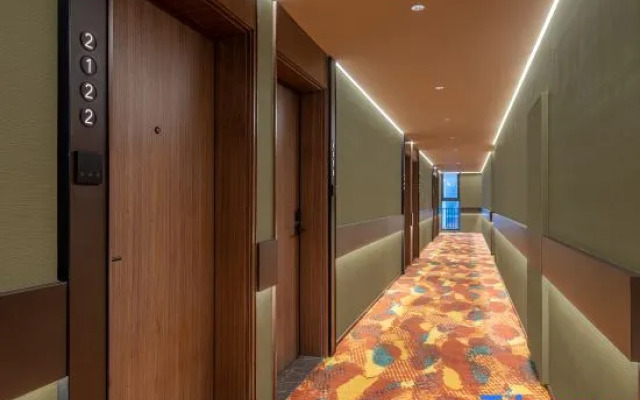 Orange Hotel (Nanjing Zhongyangmen Jianning Road)