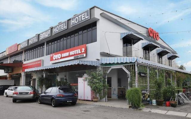 OYO 778 BMW 2 Hotel