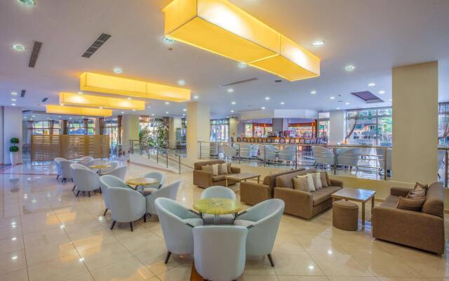 Kipriotis Hippocrates & Maris Suites