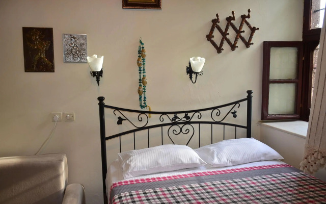 Cunda Zehra Teyzenin Evi