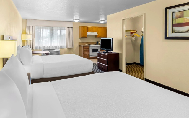 Quality Inn & Suites Vancouver - Hazel Dell