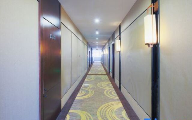 Starway Hotel (Yanji Park West Market)