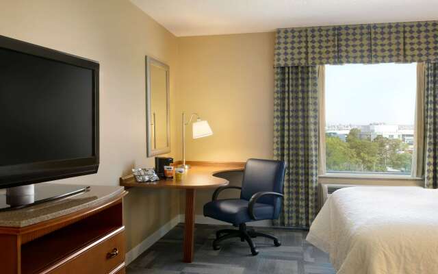 Hampton Inn New York - LaGuardia Airport