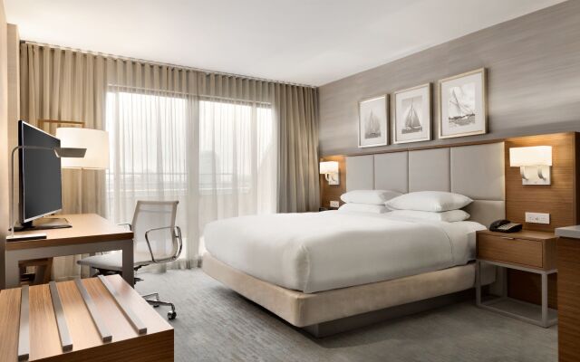 DoubleTree Suites by Hilton Hotel Boston - Cambridge