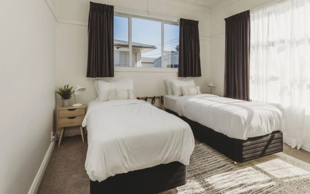 Ropiha Retreat - Close To Fitzroy Beach – Guest Rooms – New Plymouth