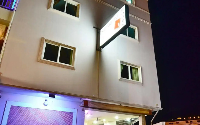 Square One Hotel Patong