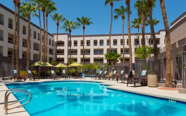 Hilton Phoenix Airport