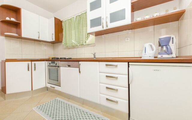 Apartments And Rooms Vojmir