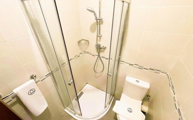 3 Bedroom Apartment With Private Pool and hot tub