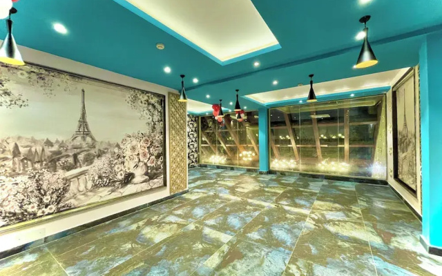 Hotel KUBER PALACE - Sea beach & Temple