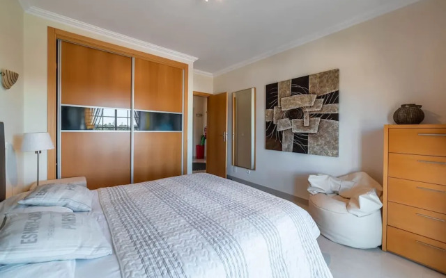 Lily Fabulous 1 BED APT With Roof Terrace Pool