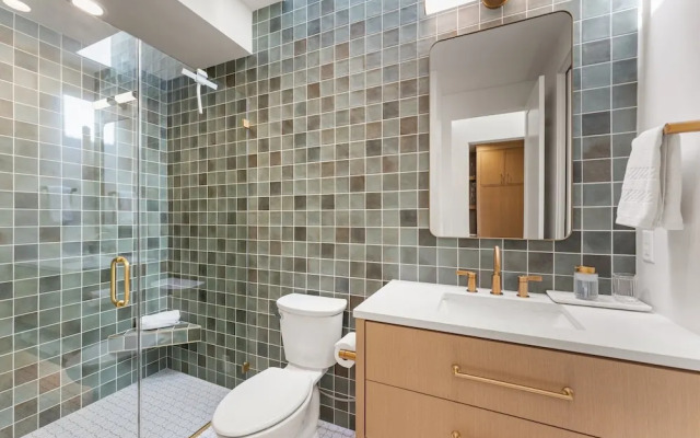 Black Desert Retreat 4 Bedroom Home