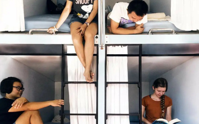Sojourn Beds & Cafe - Hostel