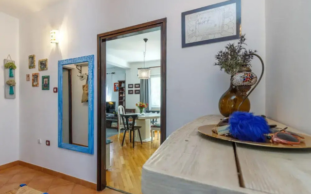 Cozy Home With Private Garden