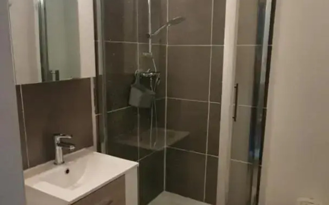 Studio 4 à 5 personnes Saint Jean Montclar