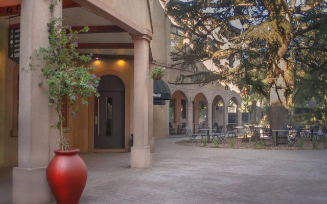 Hotel Plaza Central Canning