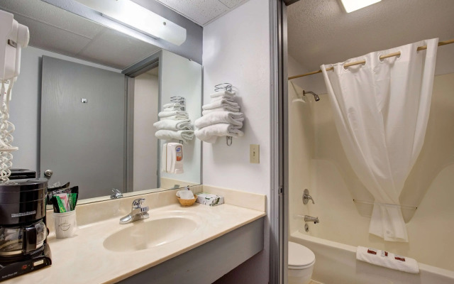 Howard Johnson by Wyndham Branson Theatre District