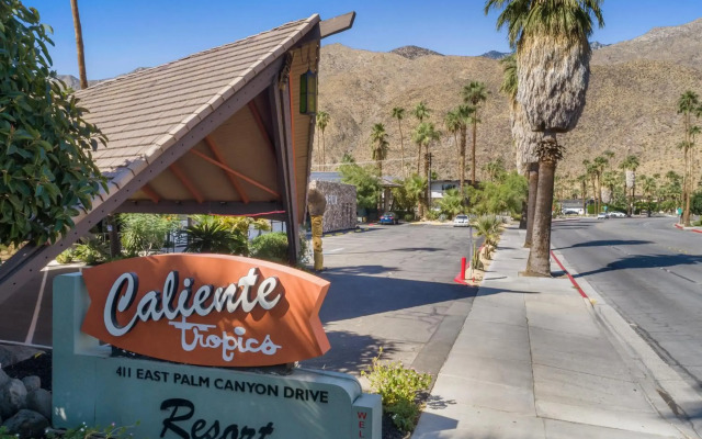 Caliente Tropics Hotel
