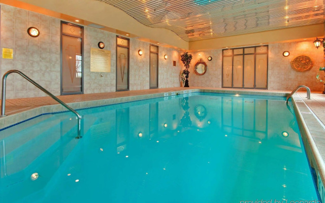 Holiday Inn Hotel & Suites Oakville @ Bronte by IHG