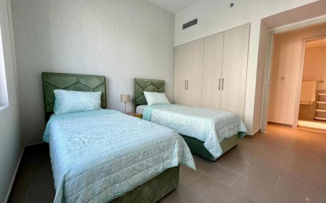 Wonderful 2bedroom with Balcony -Dubai Hills