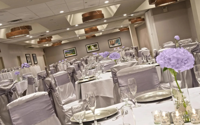 Embassy Suites by Hilton Cincinnati Northeast Blue Ash