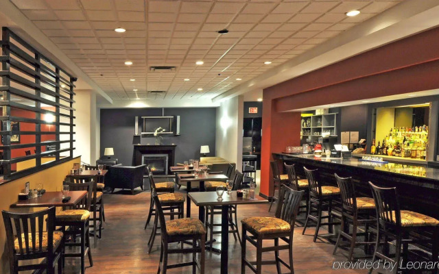 Four Points by Sheraton Windsor Downtown