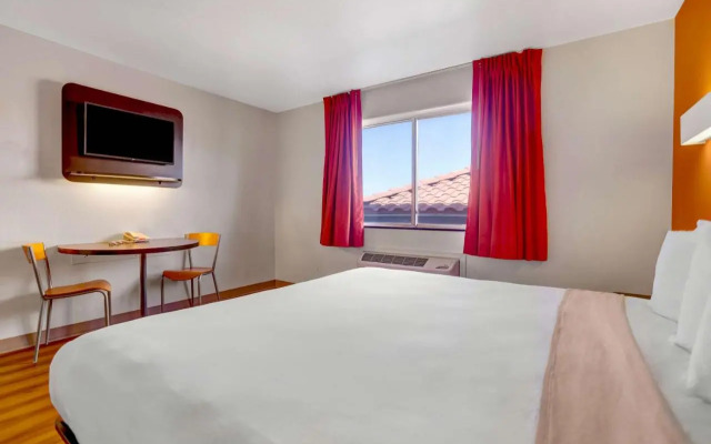 Superstition Inn and Suites