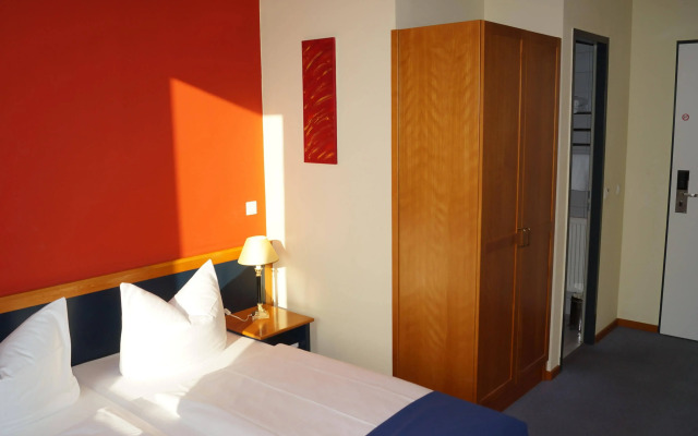 H24 Hoteltow