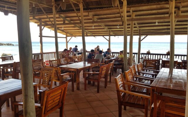 Free Beach Resort